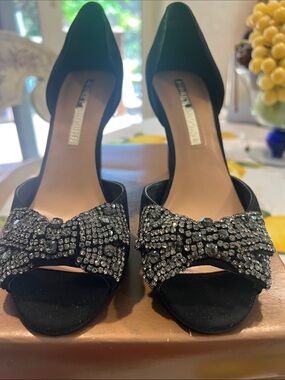 New.  Audrey Brooke Black Suede Embellished Bow Open-Toe Women's Heels. Size 7.5